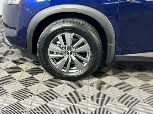 Used 2024 Nissan Pathfinder SV w/ Lighting Package (N92) image 12