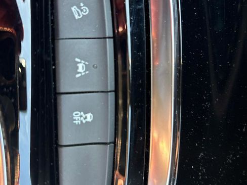 Used 2022 Buick Envision Preferred AWD/4WD image 17