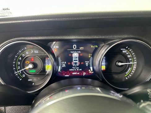 Used 2023 Jeep Wrangler Unlimited Sahara w/ Cold Weather Group image 16