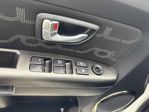Used 2012 Kia Soul + image 7