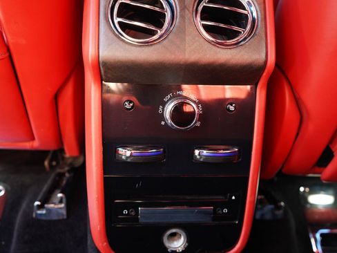 Used 2019 Rolls-Royce Cullinan AWD/4WD image 23