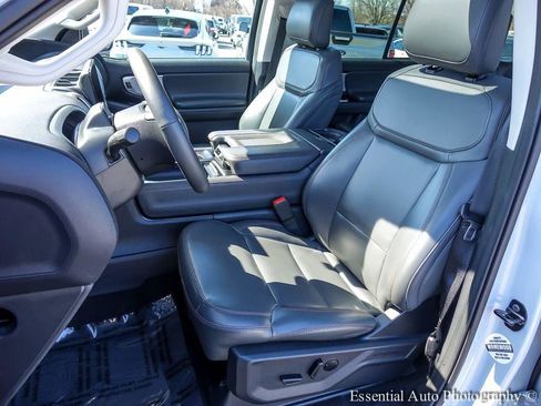 Used 2025 Ford Expedition Active image 9