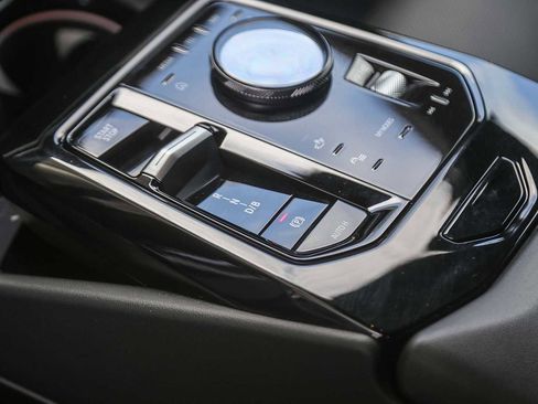 Used 2024 BMW i5 eDrive40i w/ M Sport Package image 16