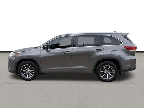 Used 2018 Toyota Highlander XLE FWD image 6