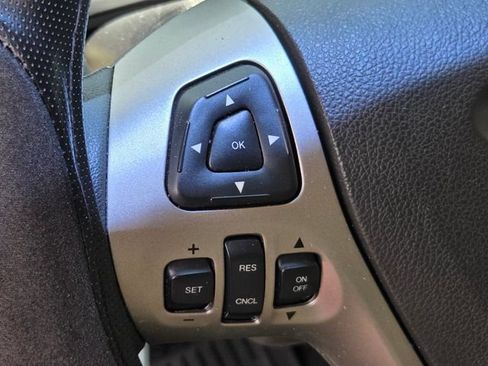 Used 2016 Ford Taurus SEL w/ Equipment Group 201A FWD image 9