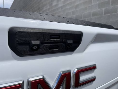 Used 2022 GMC Sierra 1500 SLE AWD/4WD image 9