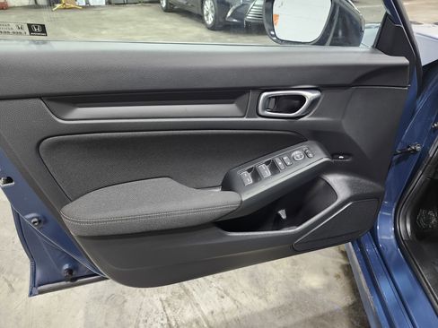 Used 2025 Honda Civic Sport image 25