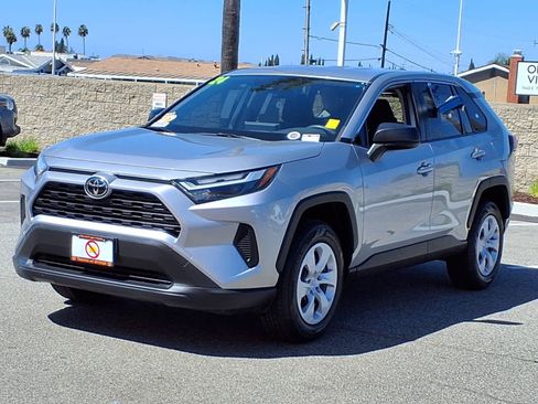 Used 2024 Toyota RAV4 LE FWD image 3