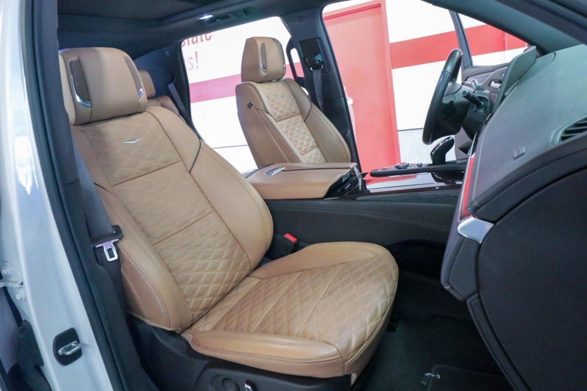 Used 2023 Cadillac Escalade Premium Luxury w/ Performance Package RWD image 27