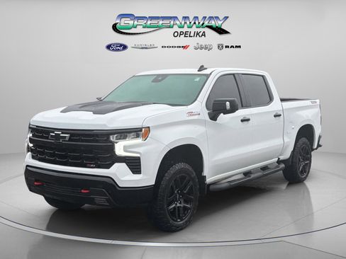 Used 2025 Chevrolet Silverado 1500 LT Trail Boss w/ LT Trail Boss Premium Package AWD/4WD image 6