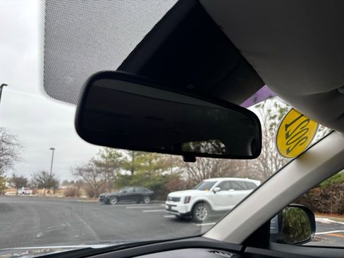 Used 2021 Kia Telluride LX image 33