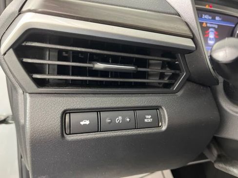 Used 2024 Nissan Altima 2.5 SV FWD image 31