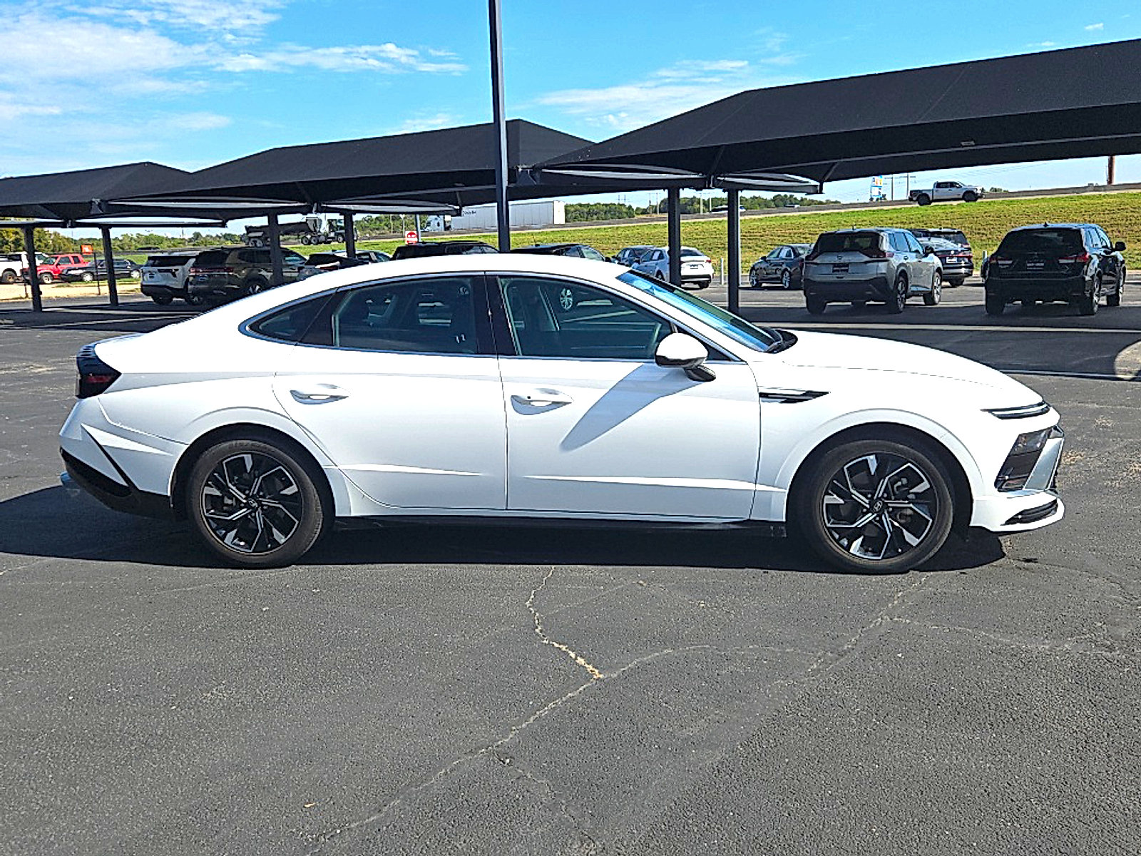 Used 2025 Hyundai Sonata SEL AWD/4WD image 4