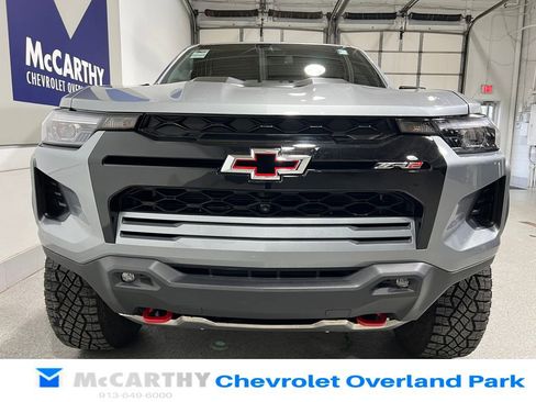 Used 2024 Chevrolet Colorado ZR2 w/ Technology Package AWD/4WD image 11