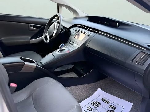 Used 2012 Toyota Prius Three w/ Solar Roof Pkg FWD image 18
