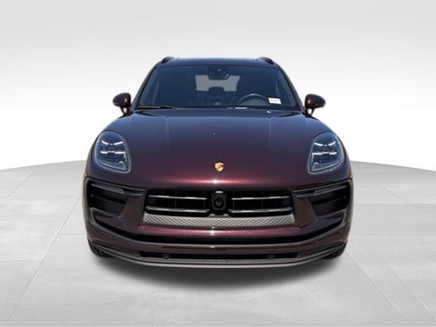 Used 2023 Porsche Macan AWD/4WD image 3