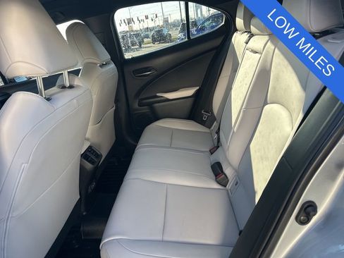 Used 2025 Lexus UX 300h FWD image 23