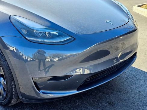 Used 2023 Tesla Model Y Long Range image 3