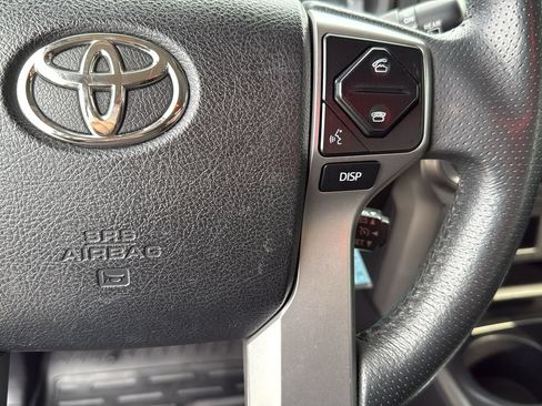 Used 2016 Toyota 4Runner SR5 AWD/4WD image 16