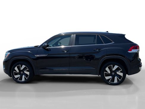 Used 2024 Volkswagen Atlas Cross Sport SE FWD image 2