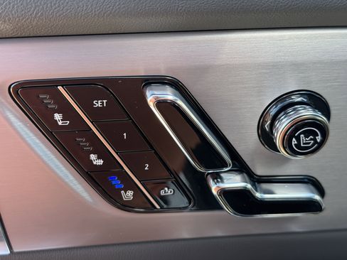 New 2026 Cadillac Vistiq Sport w/ LPO, Floor Liner Package image 22