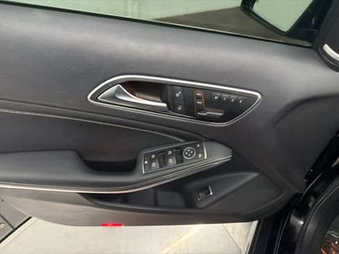 Used 2015 Mercedes-Benz GLA 250 4MATIC image 17