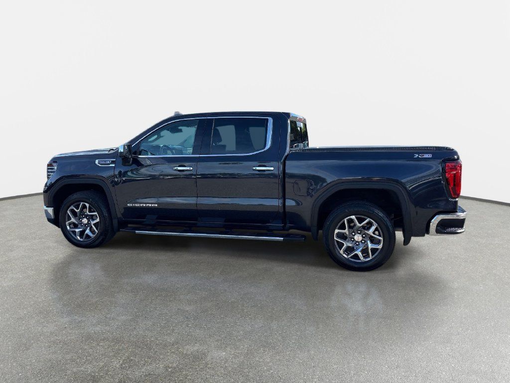 Used 2023 GMC Sierra 1500 SLT w/ SLT Premium Package AWD/4WD image 7