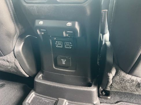 Used 2020 Jeep Wrangler Unlimited Sahara w/ LED Lighting Group AWD/4WD image 24