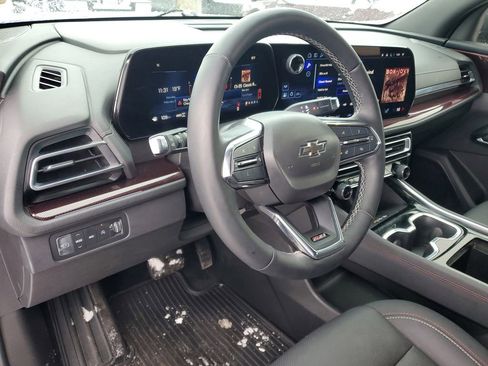 Used 2024 Chevrolet Traverse Z71 image 8