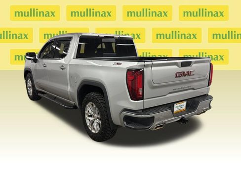 Used 2021 GMC Sierra 1500 SLT w/ SLT Convenience Package AWD/4WD image 15