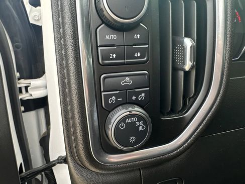 Used 2022 Chevrolet Silverado 1500 LT AWD/4WD image 11