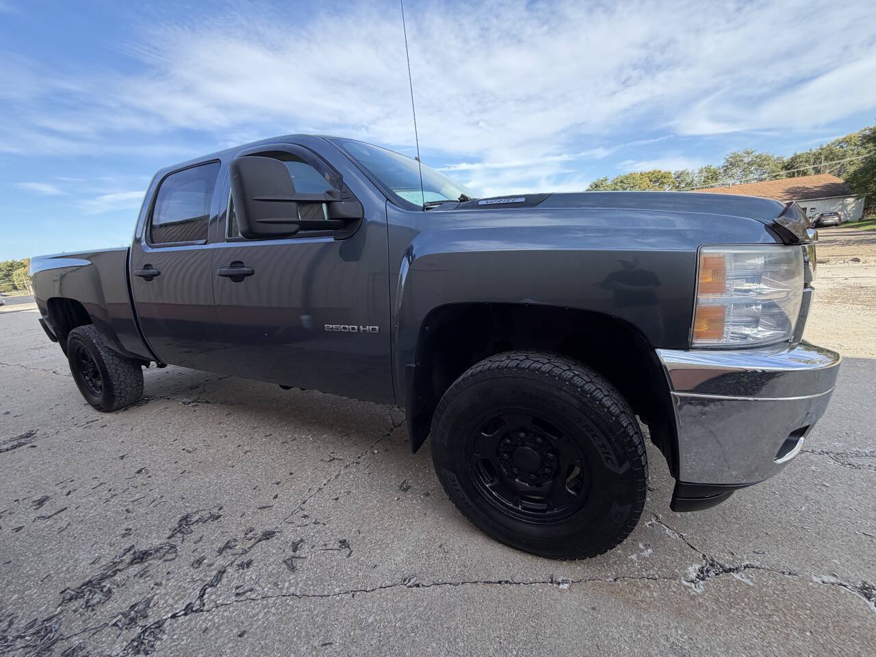 Used 2011 Chevrolet Silverado 2500 LT w/ Interior Plus Package AWD/4WD image 10