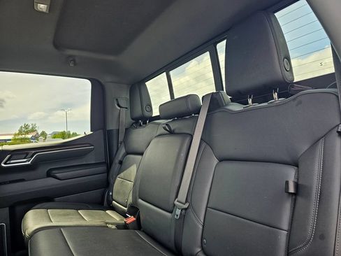 Used 2025 GMC Sierra 1500 SLT w/ SLT Convenience Package AWD/4WD image 17