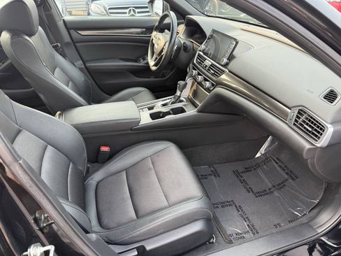 Used 2019 Honda Accord Sport image 9