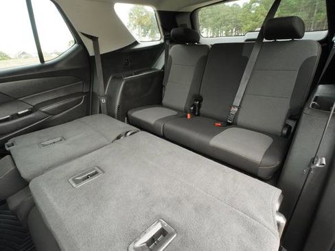 Used 2019 Chevrolet Traverse LS image 27