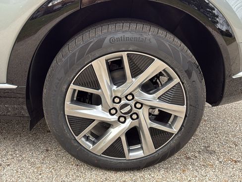 New 2026 Cadillac Optiq Luxury 1 w/ LPO, Floor Liner Package image 31