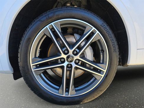 Certified 2023 Audi Q5 e Premium Plus w/ Premium Plus Package image 33