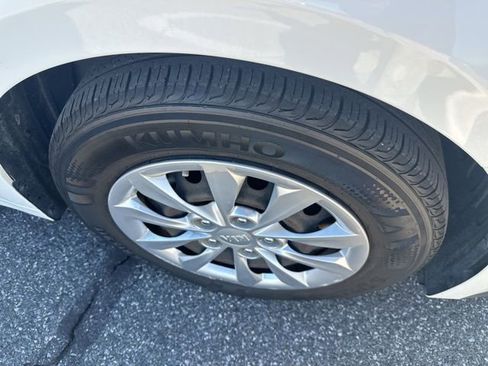 Used 2019 Kia Forte Sedan image 14