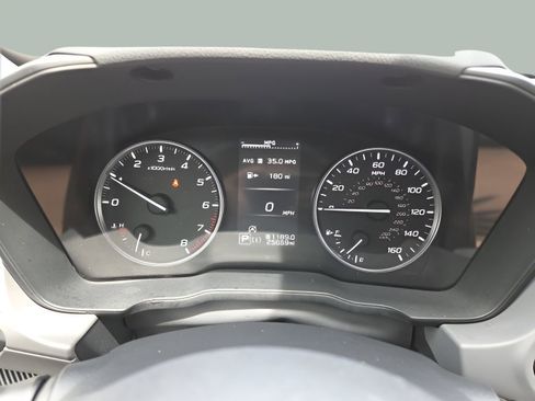 Used 2024 Subaru Crosstrek 2.0i Premium image 12