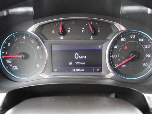 Used 2023 Chevrolet Traverse LT image 12