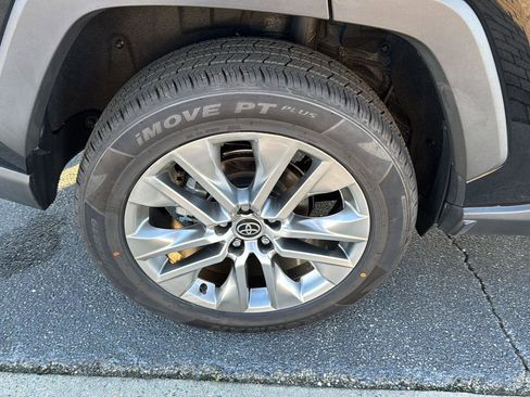 Certified 2022 Toyota RAV4 XLE Premium image 33
