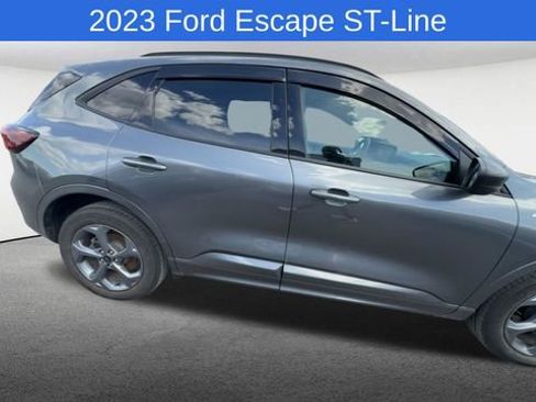 Used 2023 Ford Escape ST-Line w/ Tech Pack #1 AWD/4WD image 10