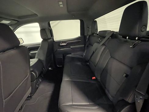 Used 2026 GMC Sierra 1500 SLT image 18