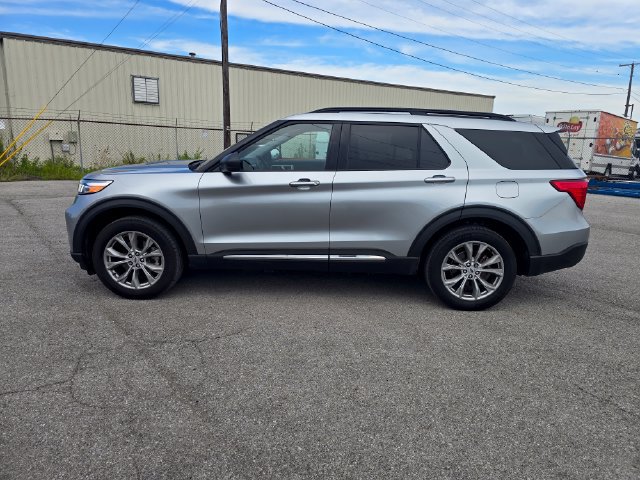 Used 2024 Ford Explorer XLT w/ Equipment Group 202A AWD/4WD image 7