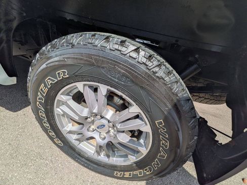 Used 2019 Ford F150 Lariat w/ Equipment Group 501A Mid AWD/4WD image 10