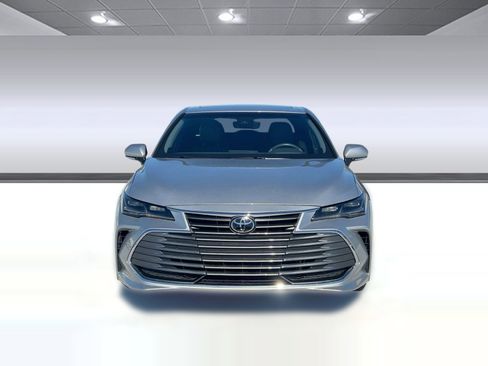 Used 2019 Toyota Avalon Limited image 6