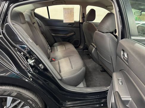 Used 2024 Nissan Altima 2.5 SV FWD image 27