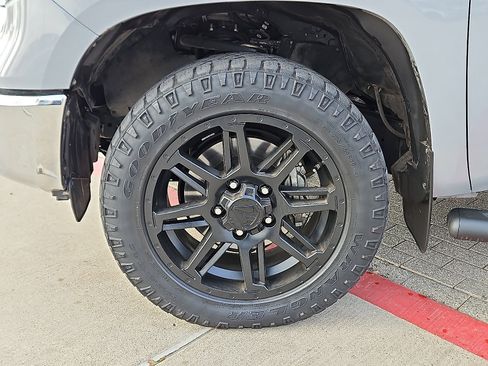 Used 2019 Toyota Tundra SR5 image 5