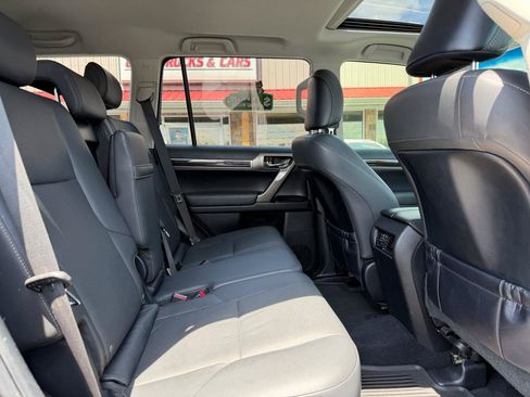 Used 2015 Lexus GX 460 AWD/4WD image 21