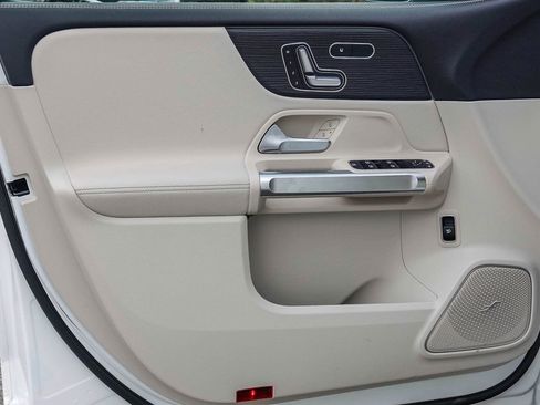 Certified 2025 Mercedes-Benz EQB 300 4MATIC image 20